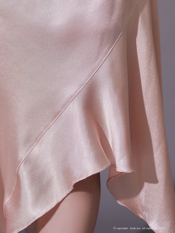 ベージュ モデル：七瀬みほ　身長：162cm　着用サイズ：Sサイズ