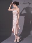 ベージュ モデル：七瀬みほ　身長：162cm　着用サイズ：Sサイズ