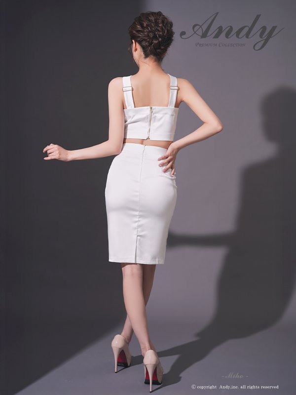 ホワイト モデル:七瀬みほ 身長:162cm 着用サイズ:Sサイズ