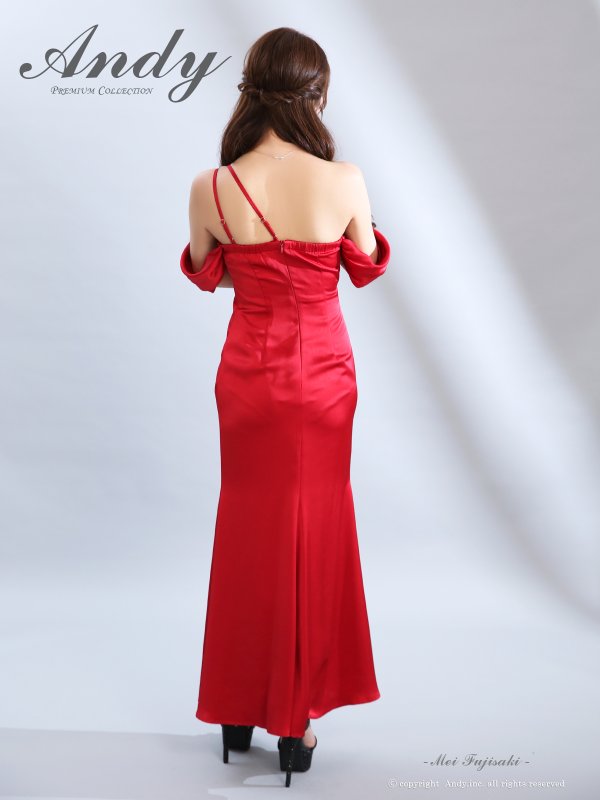 レッド　モデル：藤咲めい　着用サイズ：Sサイズ