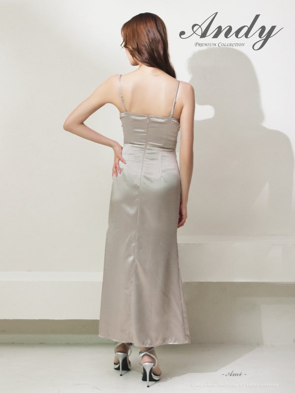 ベージュ　 モデル：あみ　身長：163cm　着用サイズ：Sサイズ