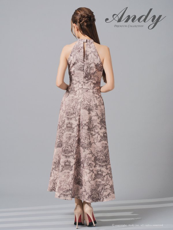 ベージュ モデル：あみ　身長：163cm　着用サイズ：Sサイズ