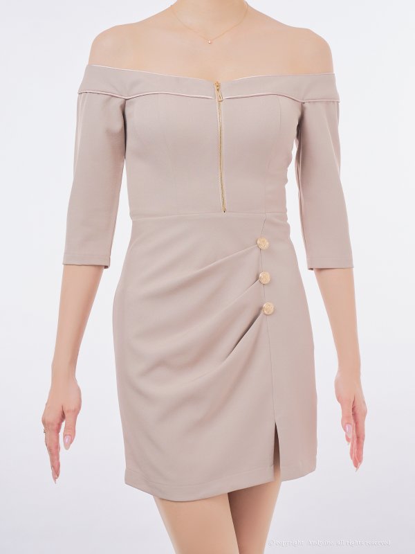 ベージュ　モデル：あみ　身長：163cm　着用サイズ：Sサイズ