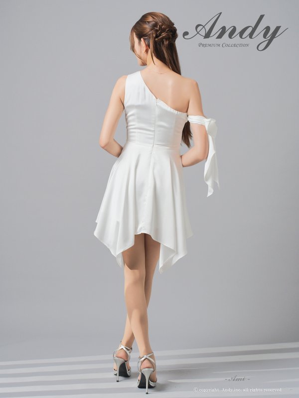 ホワイト　モデル：あみ　身長：163cm　着用サイズ：Sサイズ