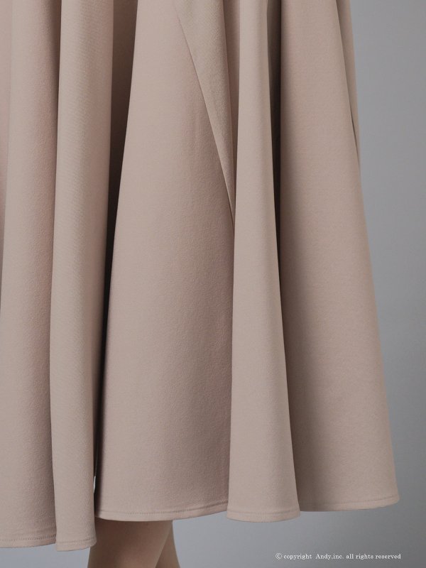 ベージュ　モデル：あみ　身長：163cm　着用サイズ：Sサイズ