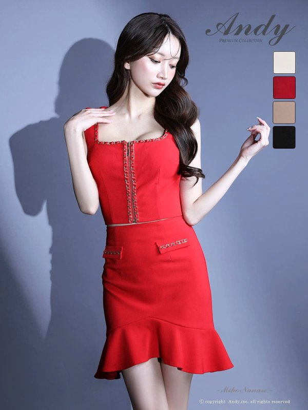 レッド　モデル：七瀬みほ　身長：162cm　着用サイズ：Sサイズ