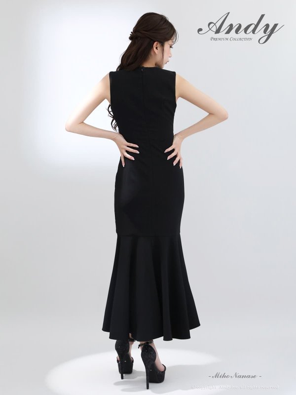 ブラック モデル：七瀬みほ　身長：162cm　着用サイズ：Sサイズ