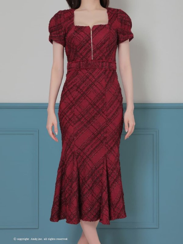 ワインレッド　モデル：まい　着用サイズ：Sサイズ