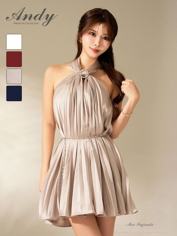 ピンクベージュ　モデル：藤咲めい　着用サイズ：Sサイズ