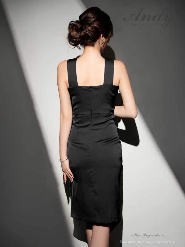 ブラック　モデル：藤咲めい　着用サイズ：Sサイズ