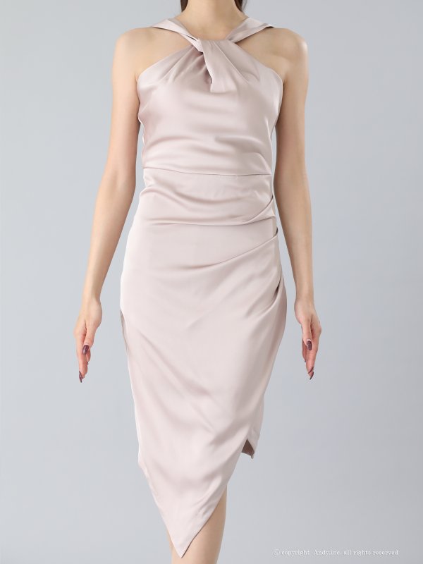 ピンクベージュ　モデル：あみ　身長：163cm　着用サイズ：Sサイズ