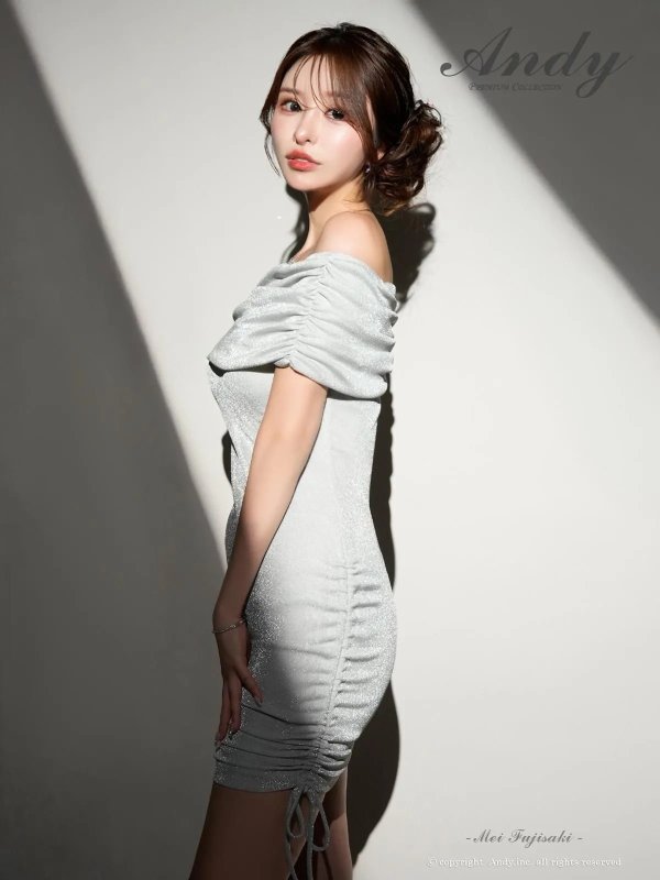 シルバー　モデル：藤崎めい　身長：159cm　着用サイズ：Sサイズ