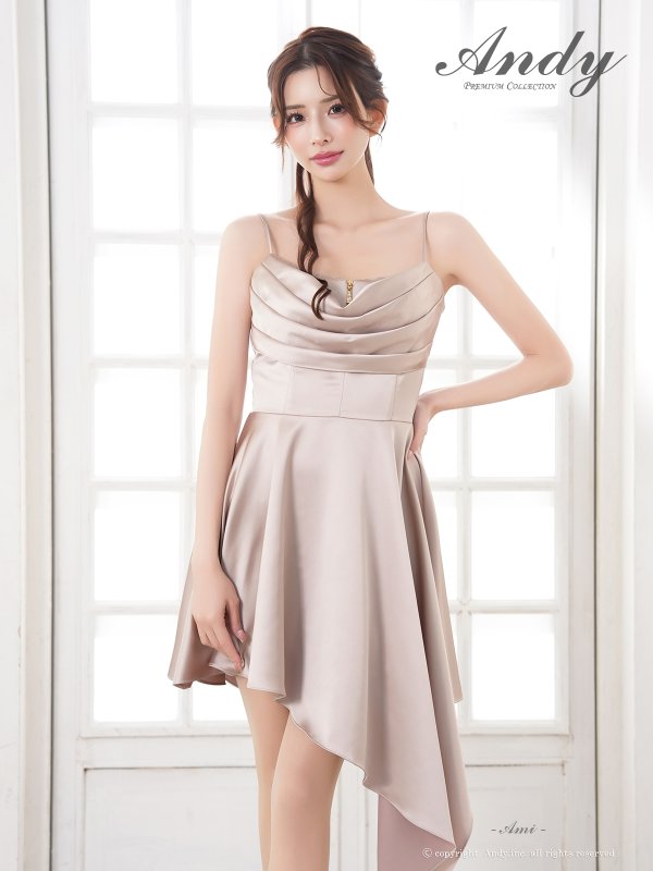 シャンパンベージュ　 モデル：あみ　身長：163cm　着用サイズ：Sサイズ