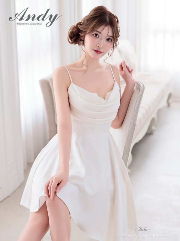 オフホワイト　着用サイズ：Sサイズ