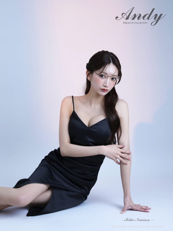 ブラック モデル：七瀬みほ　身長：162cm　着用サイズ：Sサイズ