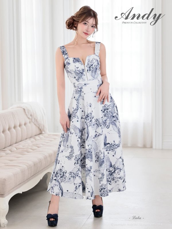 ホワイト×ネイビー　モデル：らら　着用サイズ：Sサイズ