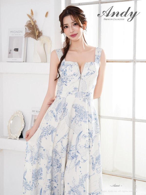 アイボリー×ブルー　モデル：あみ　身長：163cm　着用サイズ：Sサイズ