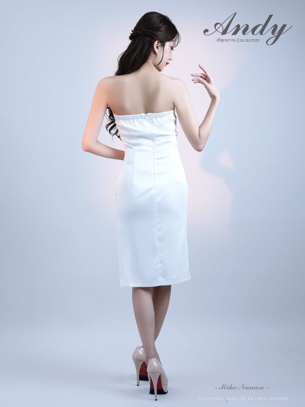 ホワイト モデル：七瀬みほ　身長：162cm　着用サイズ：XSサイズ