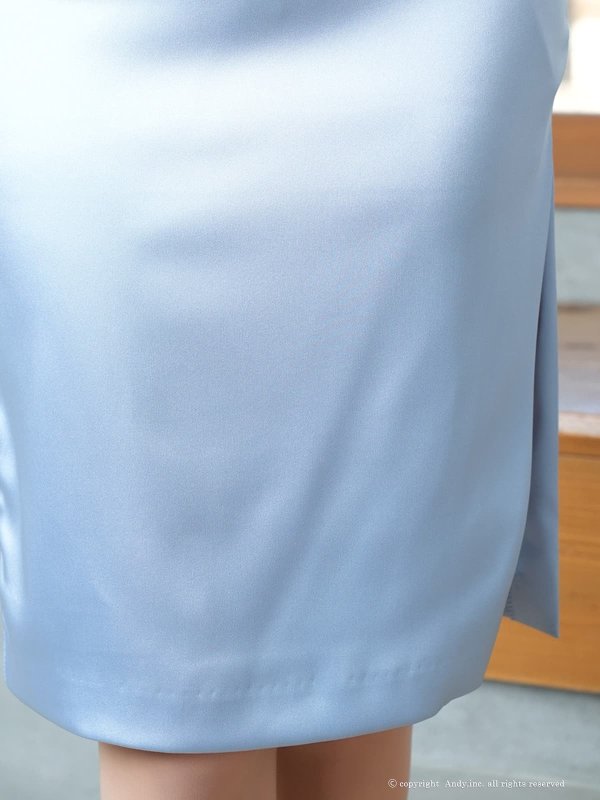 ライトブルー　 モデル：七瀬みほ　身長：162cm　着用サイズ：XSサイズ