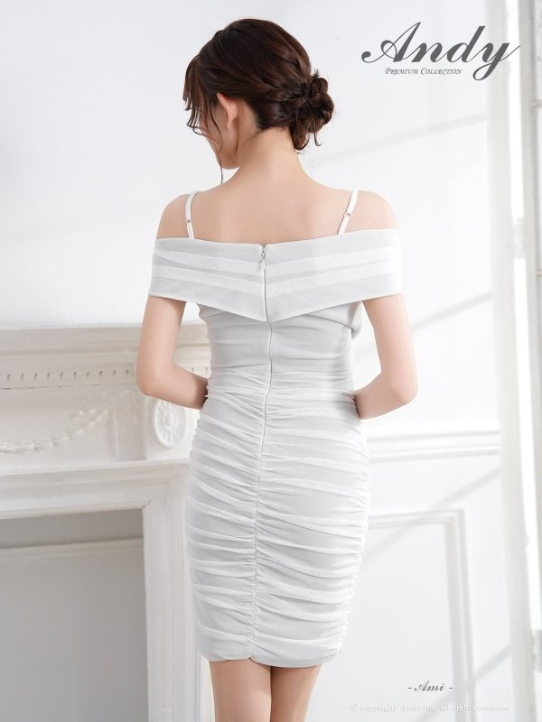 ホワイト　モデル：あみ　身長：163cm　着用サイズ：Sサイズ