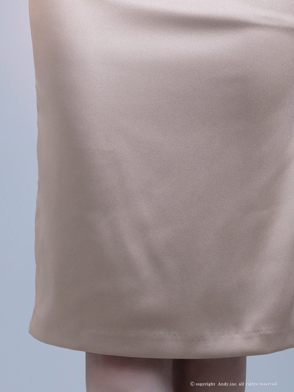 シャンパンベージュ　モデル：七瀬みほ　身長：162cm　着用サイズ：Sサイズ