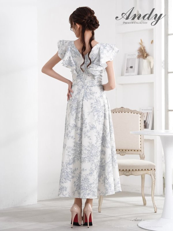 アイボリーxブルー　モデル：あみ　身長：163cm　着用サイズ：Sサイズ