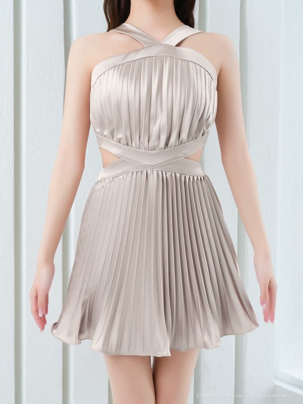 シャンパンゴールド　モデル：七瀬みほ　身長：162m　着用サイズ：Sサイズc