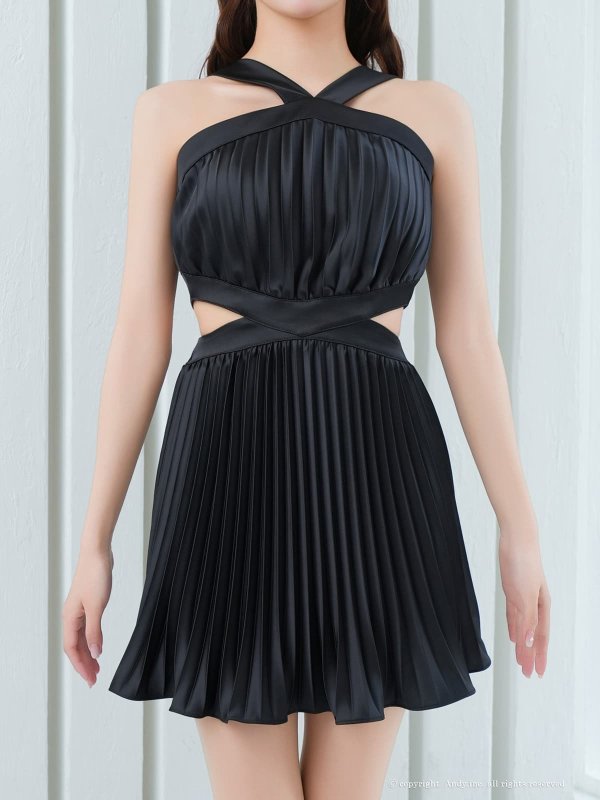 ブラック　モデル：七瀬みほ　身長：162cm　着用サイズ：Sサイズ