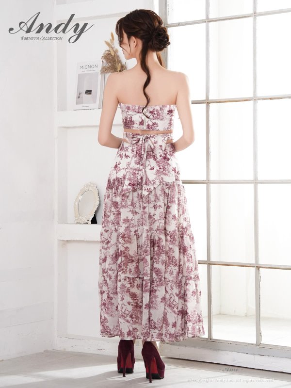 アイボリー×ワインレッド　モデル：あみ　身長：163cm　着用サイズ：Sサイズ