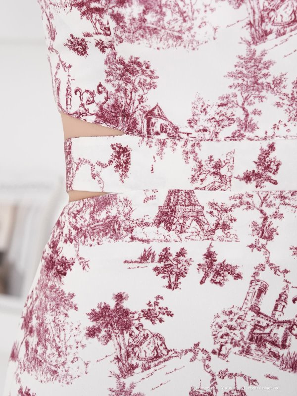 アイボリー×ワインレッド　モデル：あみ　身長：163cm　着用サイズ：Sサイズ