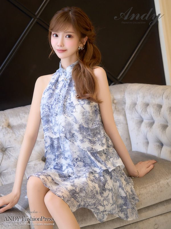 ホワイトxネイビー　モデル：ひめか　着用サイズ：Sサイズ