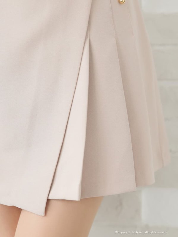 ベージュ モデル：青田夏奈　身長：163cm　着用サイズ：Sサイズ