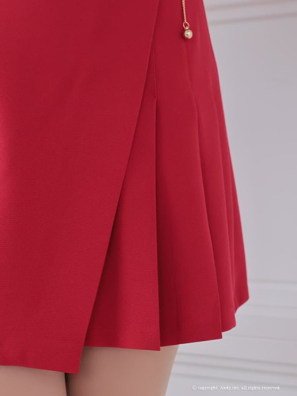 レッド モデル：あみ　身長：163cm　着用サイズ：Sサイズ