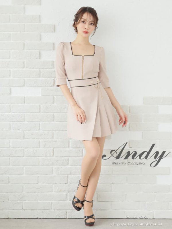 ベージュ モデル：青田夏奈　身長：163cm　着用サイズ：Sサイズ