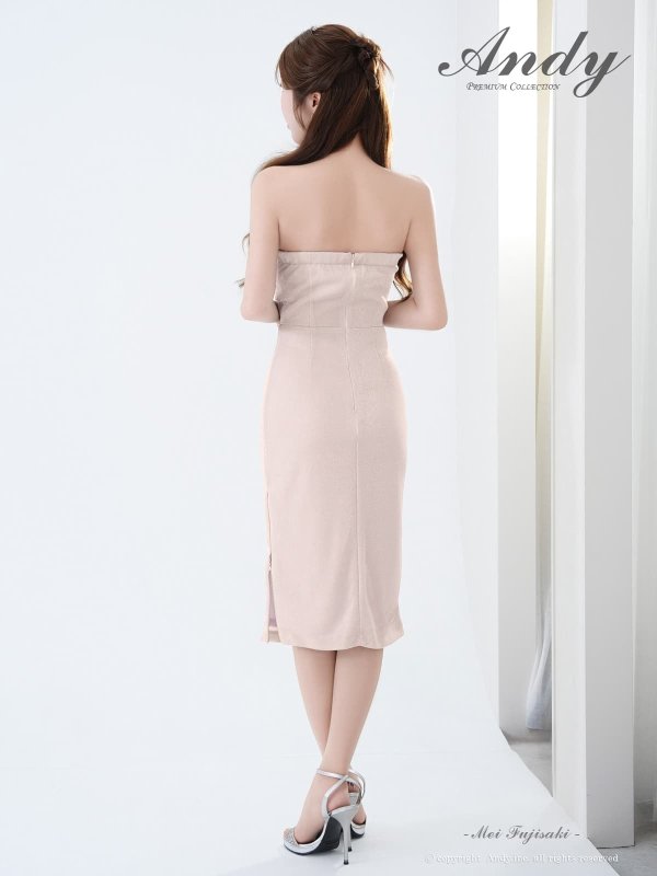 ピンクベージュ モデル：藤崎めい　身長：159cm　着用サイズ：Sサイズ