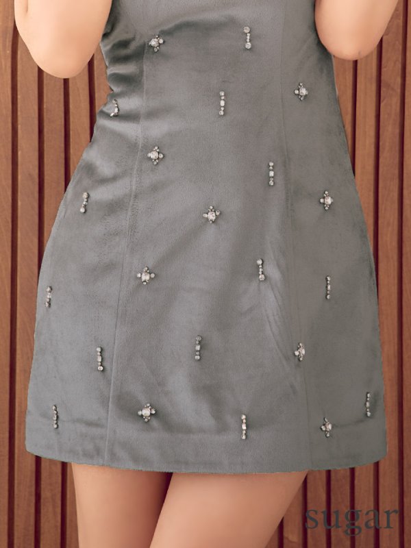 グレー　モデル：三上悠亜　身長：159cm　着用サイズ：Sサイズ