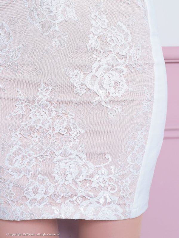 ホワイト　モデル：桜咲乃愛　身長：164cm　着用サイズ：Sサイズ