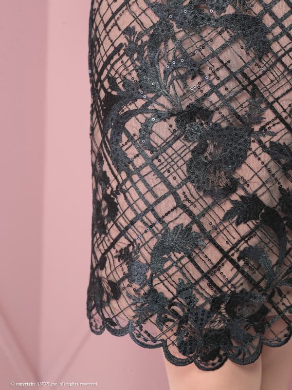 ブラックxベージュ　モデル：あみる　着用サイズ：Sサイズ