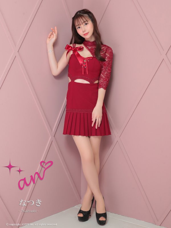 ワインレッド モデル：なつき　着用サイズ：Sサイズ