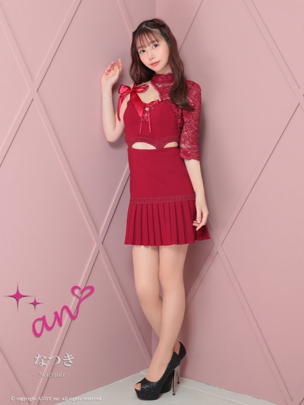 ワインレッド モデル：なつき　着用サイズ：Sサイズ