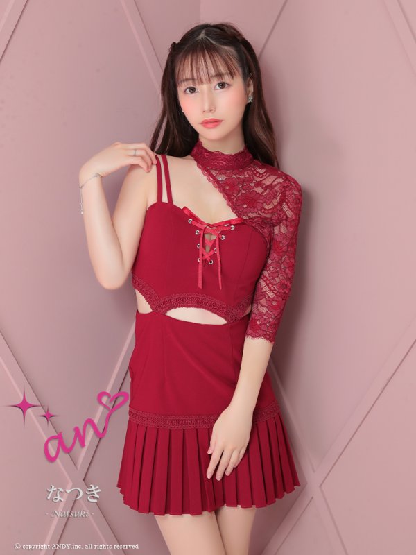 ワインレッド モデル：なつき　着用サイズ：Sサイズ