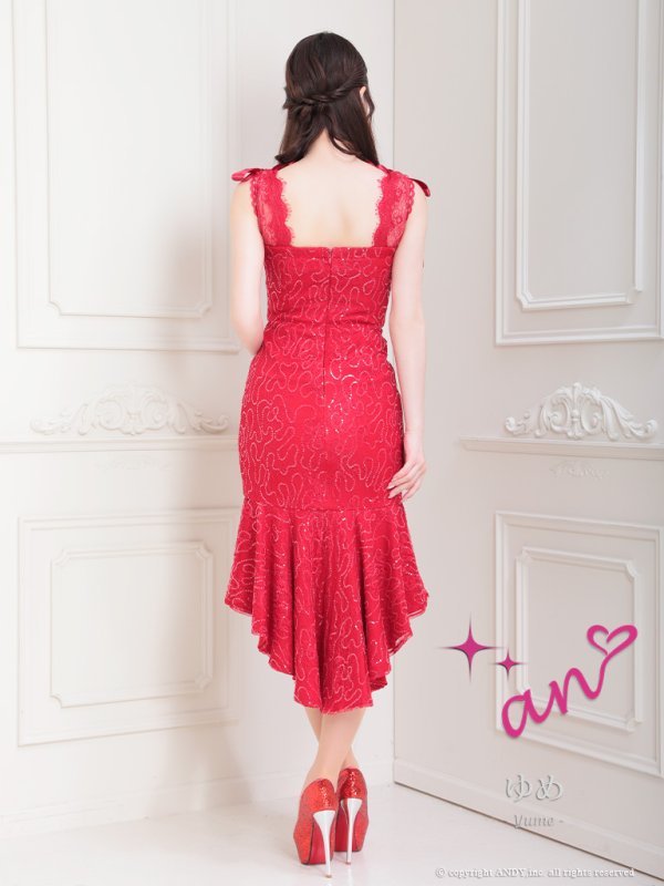 レッド モデル：ゆめ　身長：160cm　着用サイズ：Sサイズ