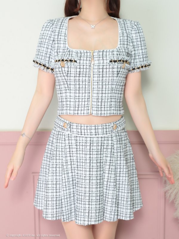 ホワイト×ブラック　モデル：なつき　着用サイズ：Sサイズ