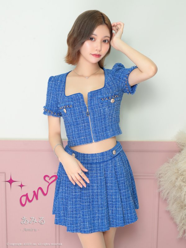 ロイヤルブルー　モデル：あみる　着用サイズ：Sサイズ