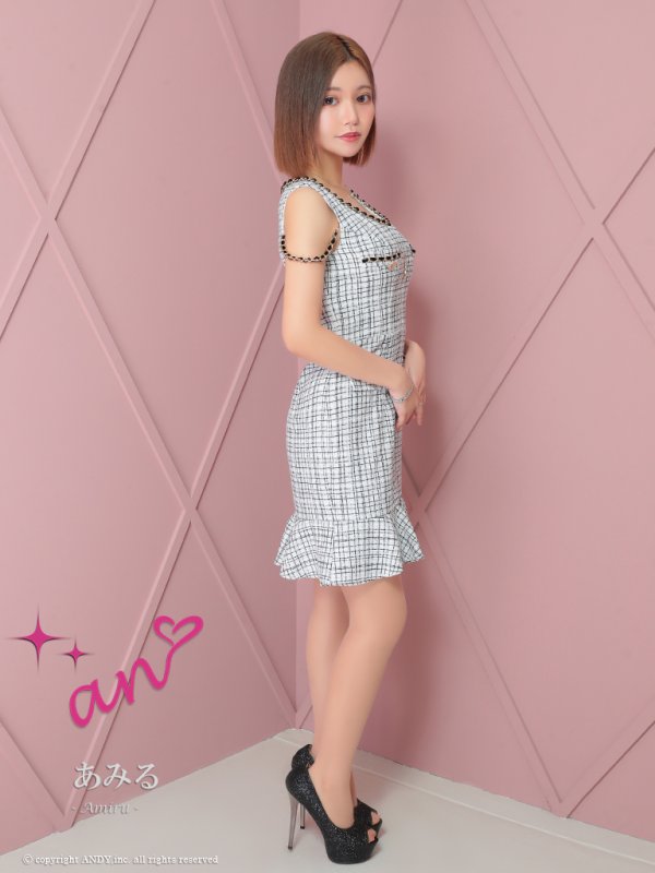 ホワイト　モデル：あみる　身長：158cm　着用サイズ：Sサイズ