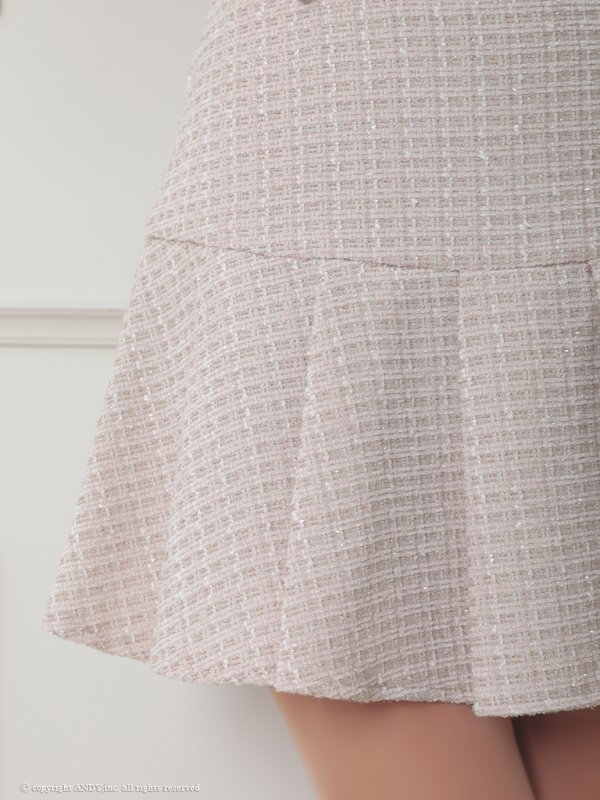 ベージュ　モデル：如月れい　身長：156cm　着用サイズ：Sサイズ