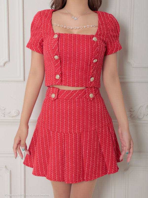 レッド　モデル：如月れい　身長：156cm　着用サイズ：Sサイズ