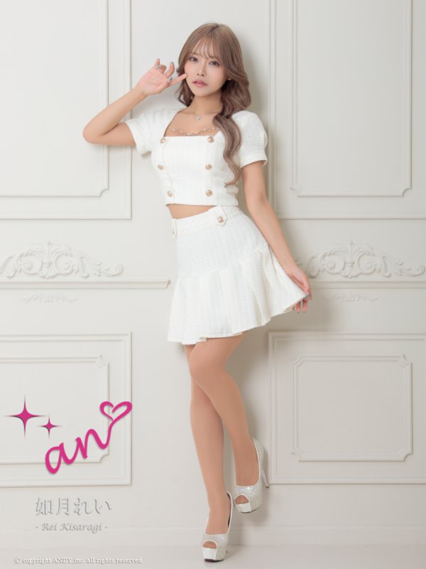 ホワイト　モデル：如月れい　身長：156cm　着用サイズ：Sサイズ