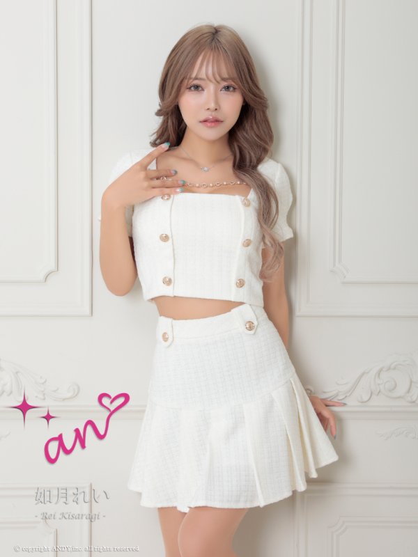 ホワイト　モデル：如月れい　身長：156cm　着用サイズ：Sサイズ