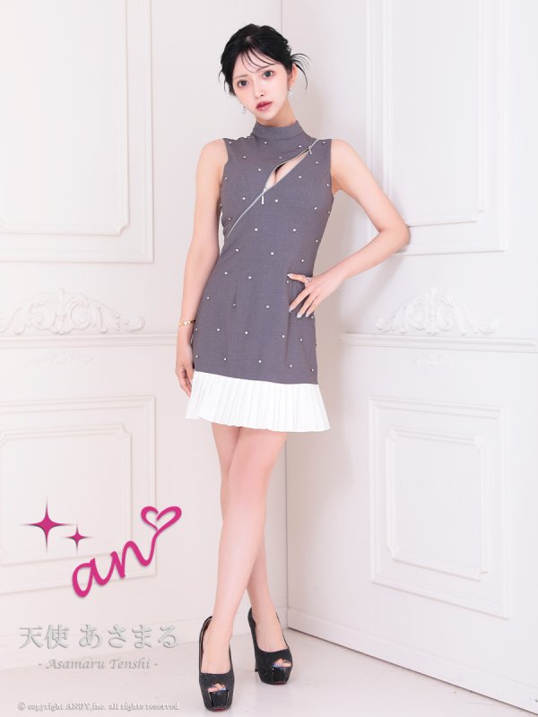 チャコールグレーxホワイト モデル:天使あさまる 着用サイズ:Sサイズ